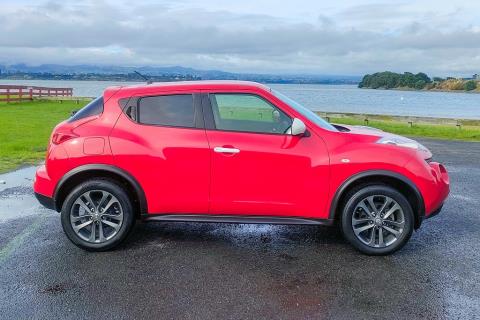2014 Nissan Juke 15RX - Thumbnail