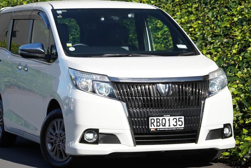 2016 toyota Noah / Esquire / Voxy