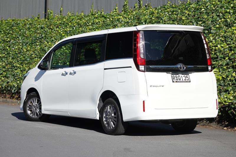 2016 toyota Noah / Esquire / Voxy