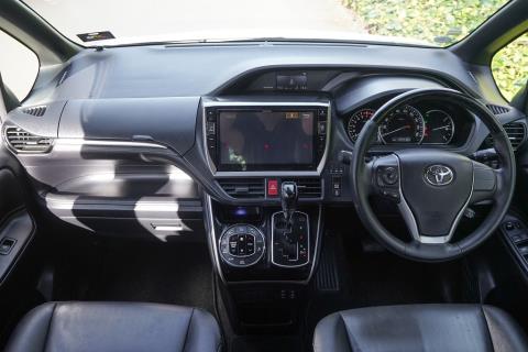 2016 toyota Noah / Esquire / Voxy - Thumbnail