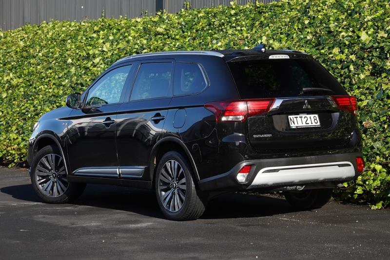 2021 Mitsubishi Outlander LS 7 Seater