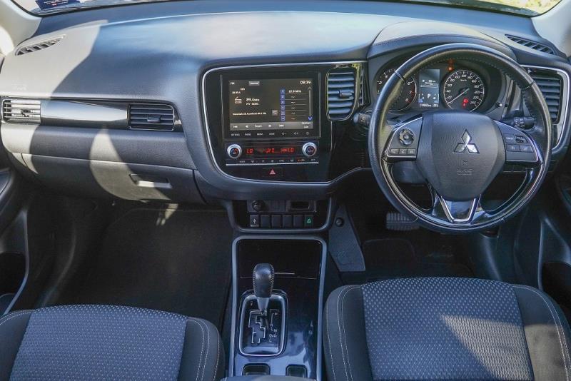 2021 Mitsubishi Outlander LS 7 Seater