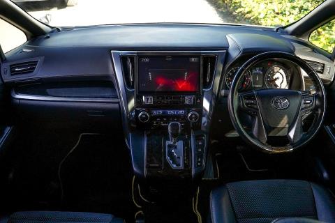 2017 Toyota Vellfire 2.5Z / Alphard - Thumbnail