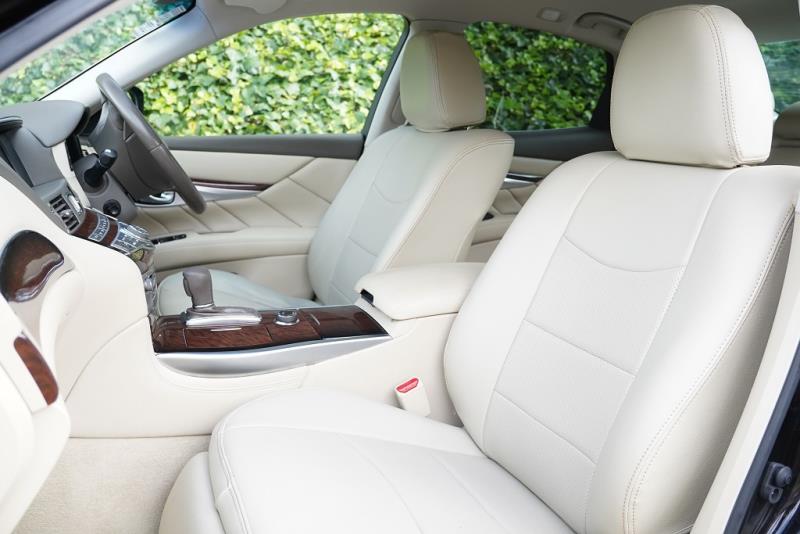 2012 Nissan Fuga Hybrid / Skyline