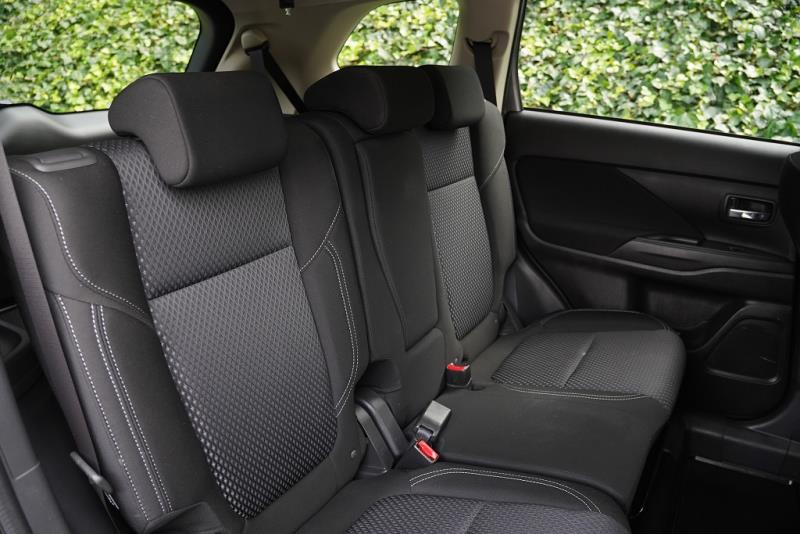 2022 Mitsubishi Outlander LS 2.4P 4WD