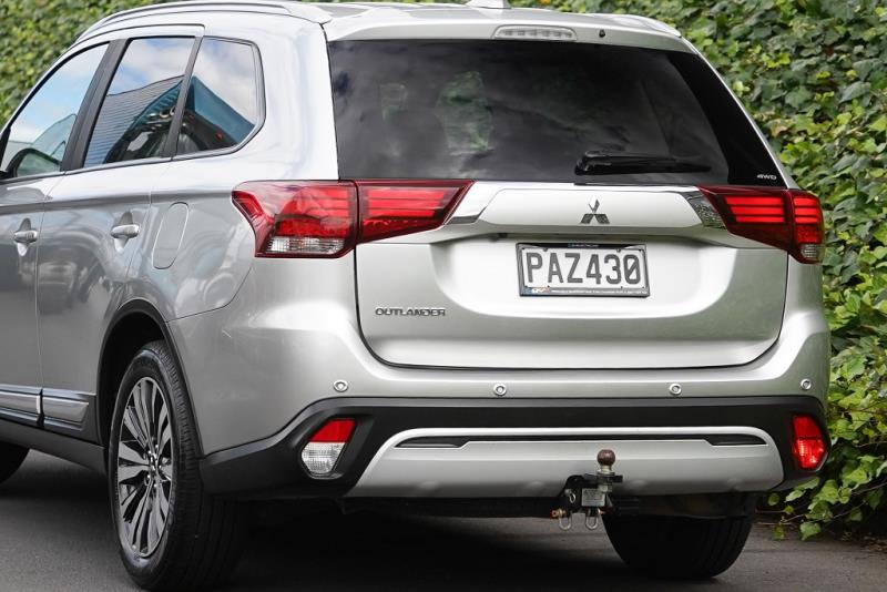 2022 Mitsubishi Outlander LS 2.4P 4WD