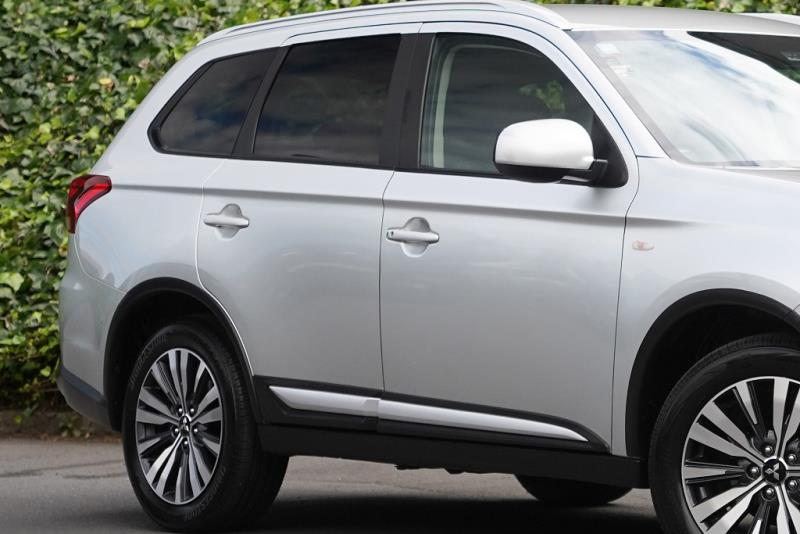 2022 Mitsubishi Outlander LS 2.4P 4WD