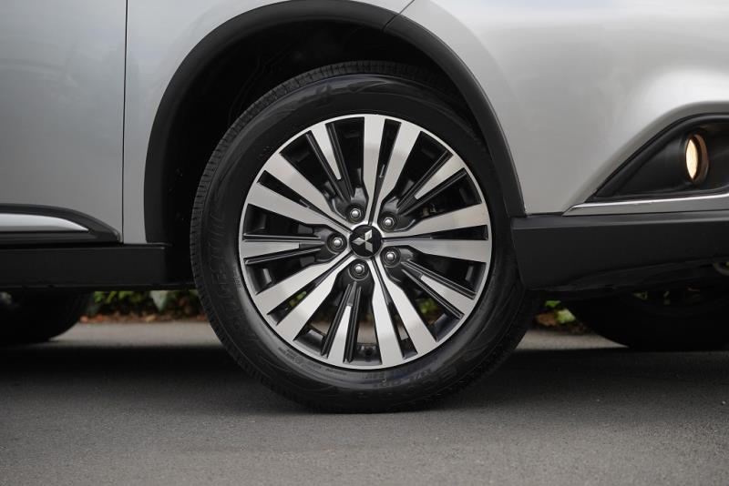 2022 Mitsubishi Outlander LS 2.4P 4WD