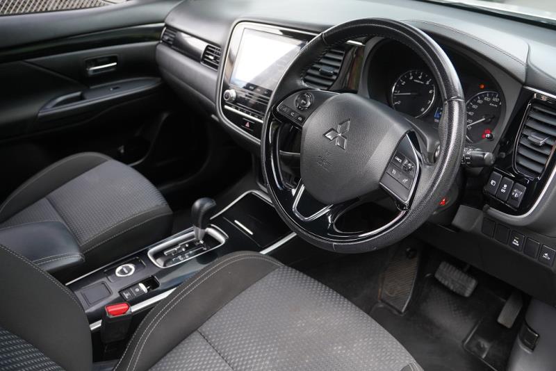 2022 Mitsubishi Outlander LS 2.4P 4WD