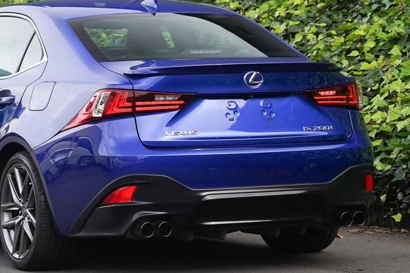 2015 Lexus IS 200t