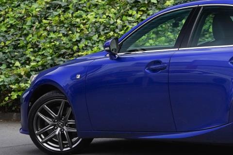 2015 Lexus IS 200t - Thumbnail