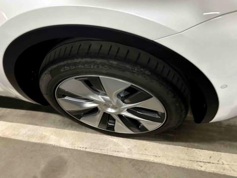 2023 Tesla Model Y 60kWh - Thumbnail