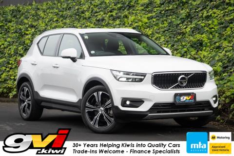 2018 Volvo XC40 T4 Momentum - Thumbnail