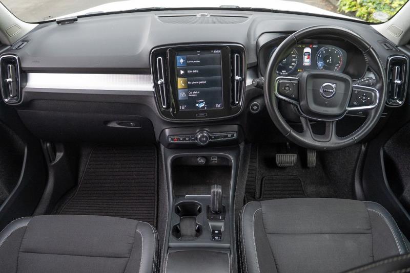 2018 Volvo XC40 T4 Momentum