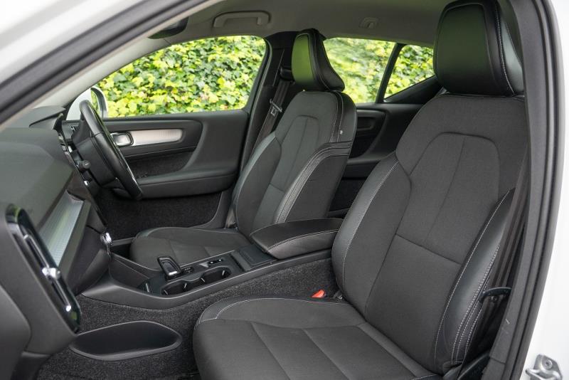 2018 Volvo XC40 T4 Momentum