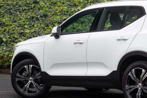2018 Volvo XC40 T4 Momentum - Thumbnail