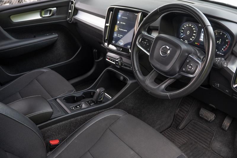 2018 Volvo XC40 T4 Momentum