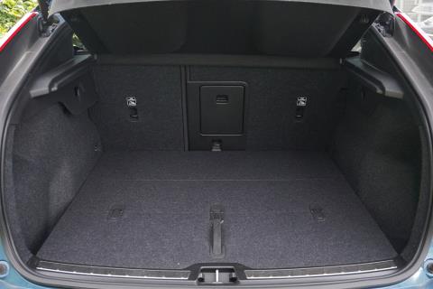2022 Volvo C40 Recharge Ultimate - Thumbnail