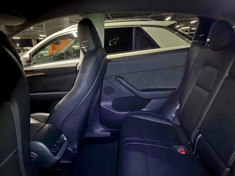 2023 Tesla Model Y 60kWh - Thumbnail