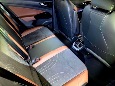 2023 Volkswagen ID.4 Pro 82kWh - Thumbnail