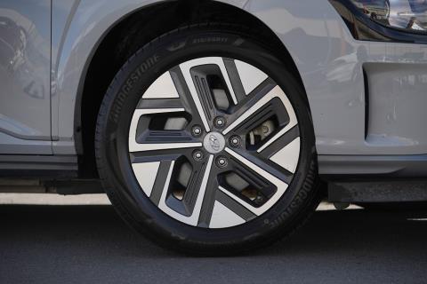 2022 Hyundai Kona EV 64kWh - Thumbnail