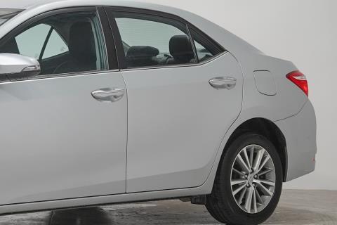 2015 Toyota Corolla GLX Sedan - Thumbnail