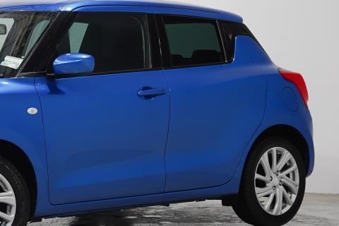 2024 Suzuki Swift GLX Hybrid - Thumbnail