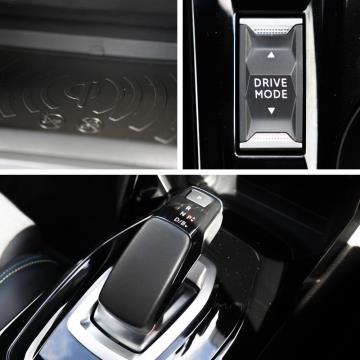 2021 Peugeot e-2008 GT Electric - Thumbnail