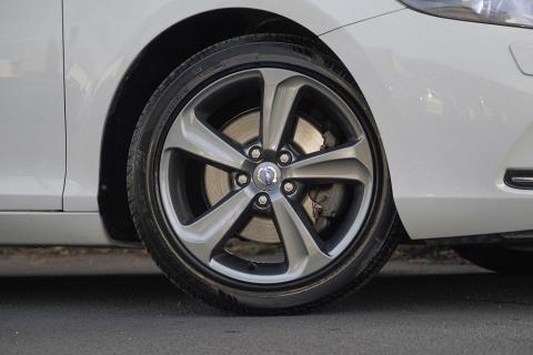 2013 Volvo V40 T4 Se - Thumbnail