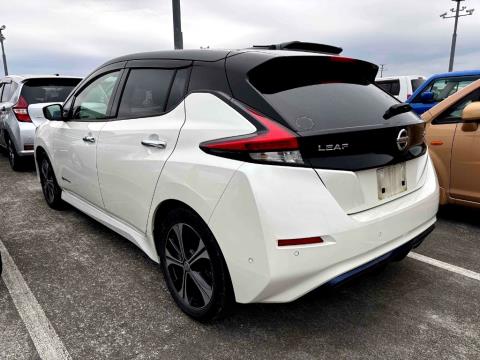 2018 Nissan Leaf 40G 84% SOH - Thumbnail