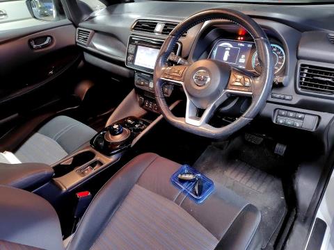 2018 Nissan Leaf 40G 84% SOH - Thumbnail