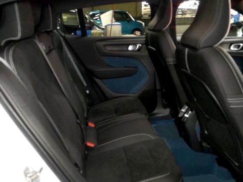 2022 Volvo C40 Recharge Ultimate - Thumbnail