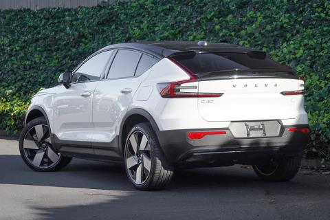 2024 Volvo C40 Recharge Ultimate - Thumbnail