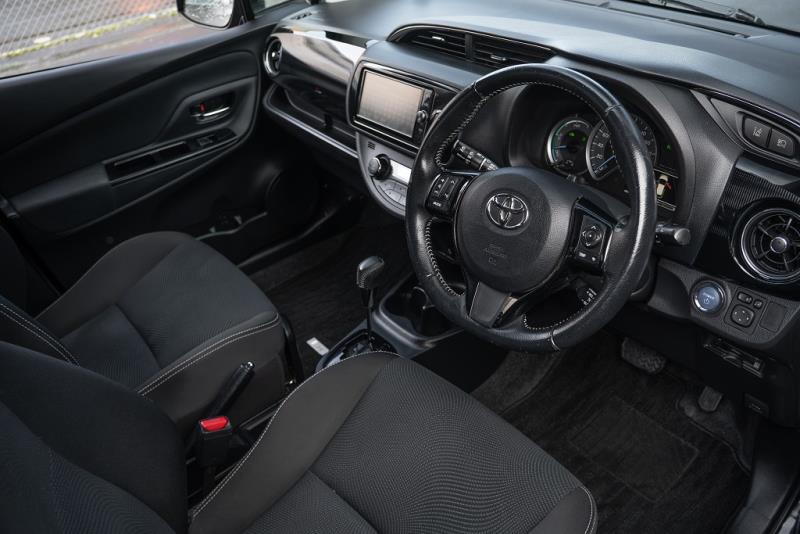 2017 Toyota Vitz Hybrid / Yaris