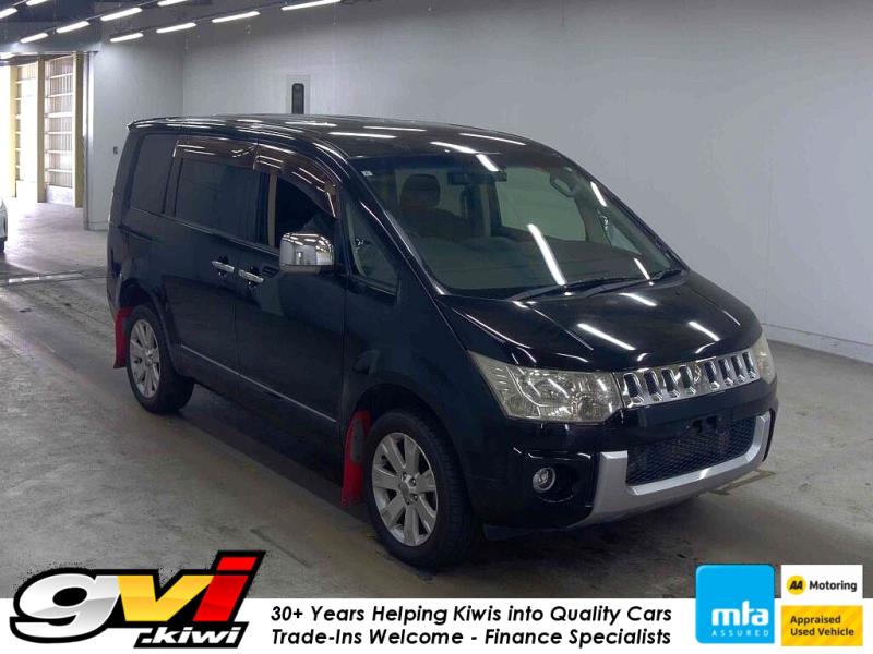 2013 Mitsubishi Delica D:5 4WD
