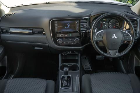 2013 Mitsubishi Outlander 24G 4WD - Thumbnail