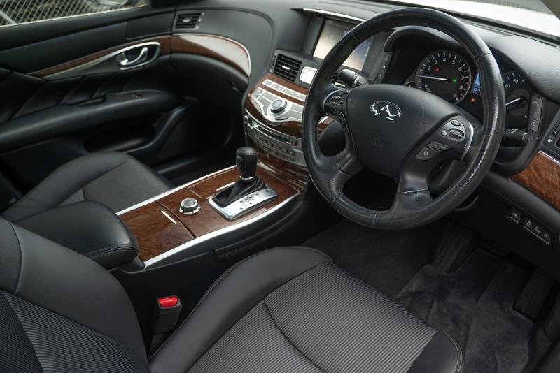 2015 Nissan Fuga Hybrid / Skyline