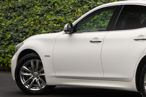 2015 Nissan Fuga Hybrid / Skyline - Thumbnail