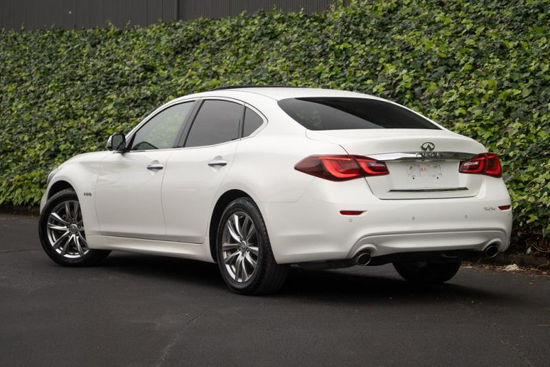 2015 Nissan Fuga Hybrid / Skyline
