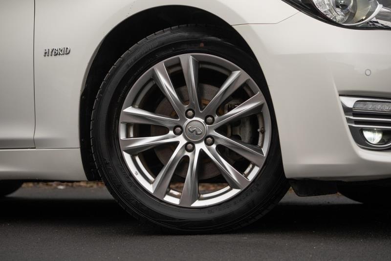 2015 Nissan Fuga Hybrid / Skyline