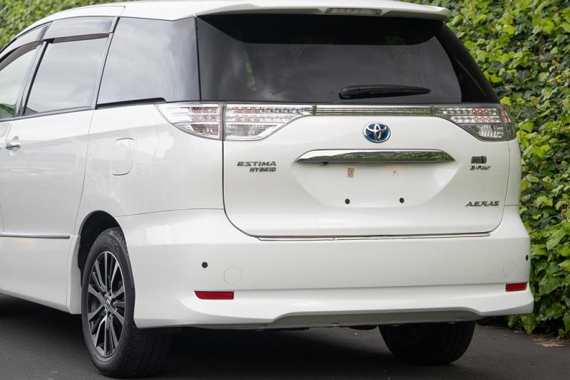 2014 Toyota Estima Hybrid Aeras