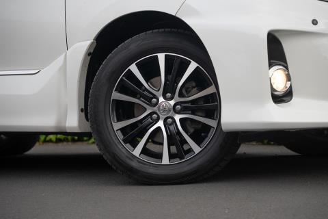 2014 Toyota Estima Hybrid Aeras - Thumbnail
