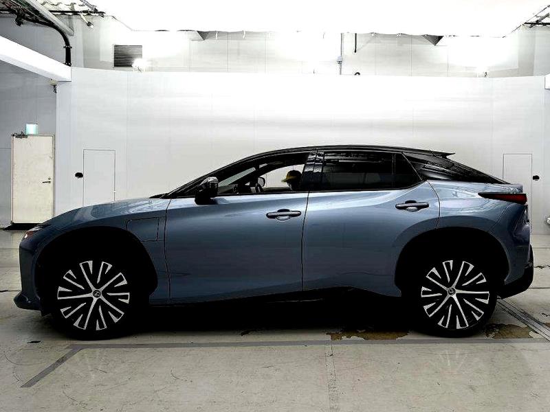 2023 Lexus RZ 450e