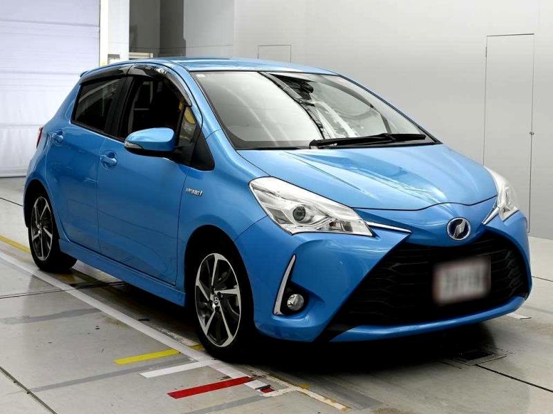 2017 Toyota Vitz Hybrid