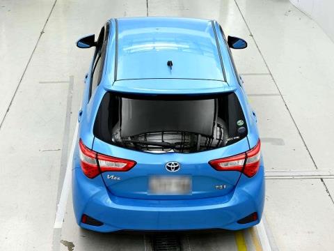 2017 Toyota Vitz Hybrid - Thumbnail