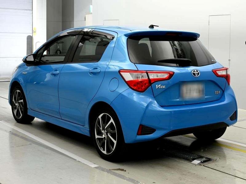 2017 Toyota Vitz Hybrid