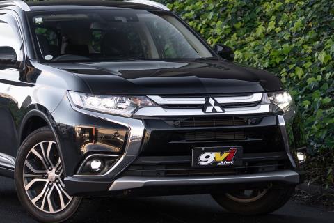 2017 Mitsubishi Outlander 24G 4WD - Thumbnail