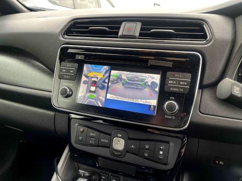 2017 Nissan Leaf 40G 84% SOH - Thumbnail