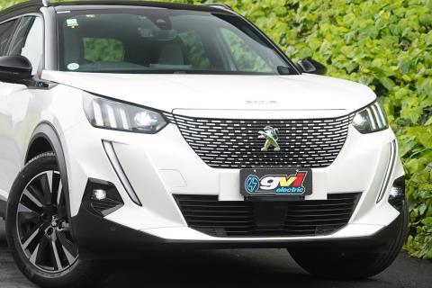 2021 Peugeot e-2008 GT Electric - Thumbnail