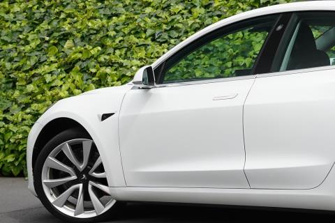 2021 Tesla Model 3 Long Range AWD - Thumbnail